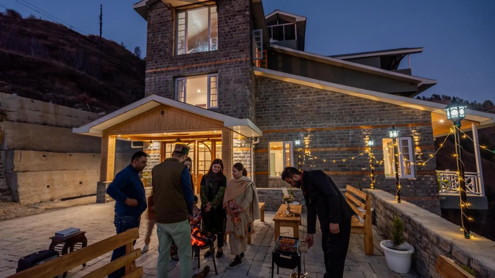 Saffronstays Alpine Blue-6 Bhk Villa With Private Deck And Valley Views From Each Room Shimla
