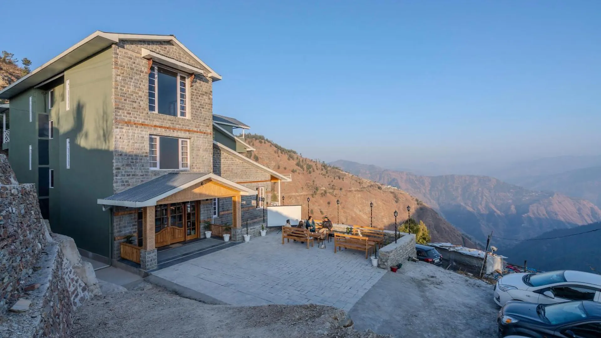 Saffronstays Alpine Blue-6 Bhk Villa With Private Deck And Valley Views From Each Room Shimla